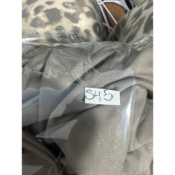 Abercrombie YPB SculptLux Mini Dress Oat and Black Sz S Athletic Dress Great! - Picture 9 of 9